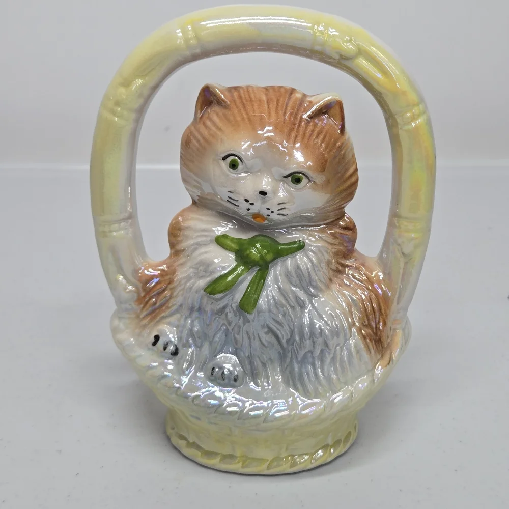 Vintage 1905 Lusterware Cat In Yellow‎ Basket Green Bow Made In Brazil Whimsical